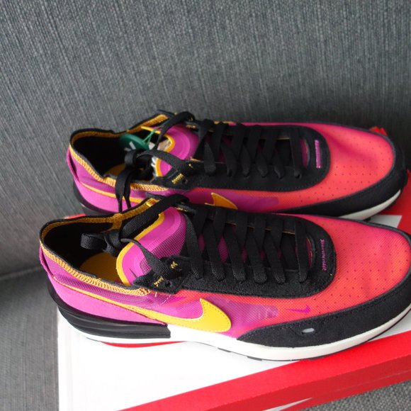 Nike Waffle One Active Fuchsia/University Gold Mens Sneakers Size 8 *Brand New* - Picture 2 of 6